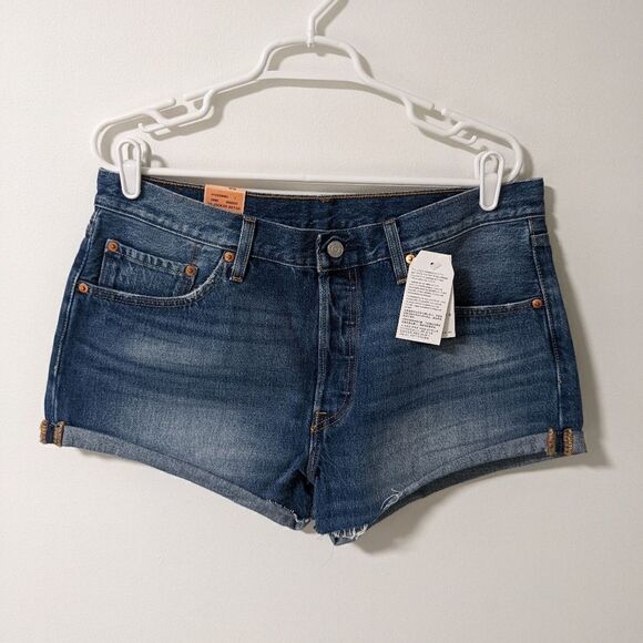 NWT Levi's 501 Women's Straight Leg Button Fly Jean Shorts - Picture 1 of 7